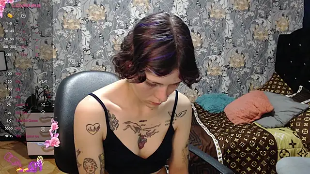 pretty cristal69 online show from April 2026 11:17:01 PM