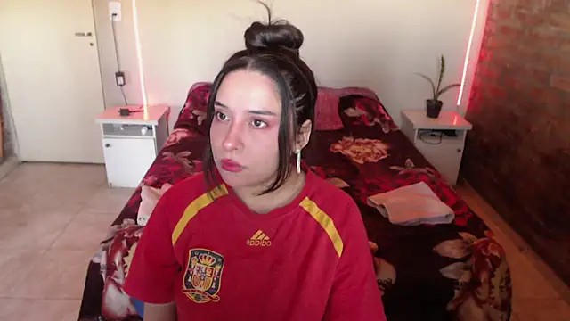 KityEstrover online show from December 2024 12:34:01 PM