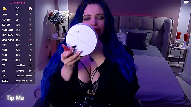 Miss Maya Mils online show from November 2025 01:04:02 AM