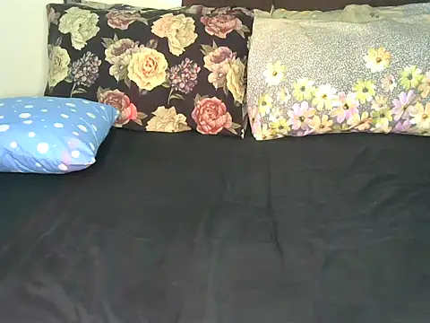 Snapshot of Bella_cute01 chatting on February 2026 09:59:02 PM Bella cute01 online show from February 2026 09:59:02 PM