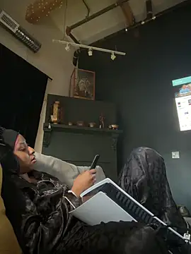 Your Paris online show from February 2026 05:54:02 PM