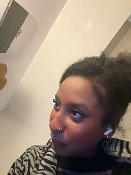 Your Paris online show from December 2025 05:54:02 AM