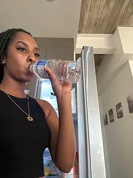 Your Paris online show from November 2025 08:56:01 PM