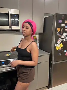 Your Paris online show from February 2026 06:00:02 AM