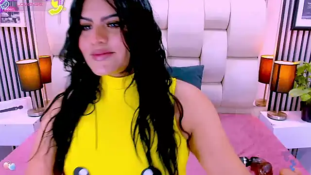 sarah cream online show from December 2025 04:01:01 AM