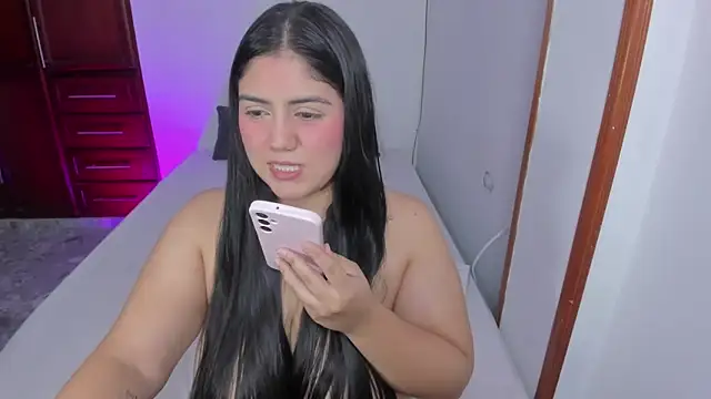 iris torrez  online show from December 2025 04:42:01 PM