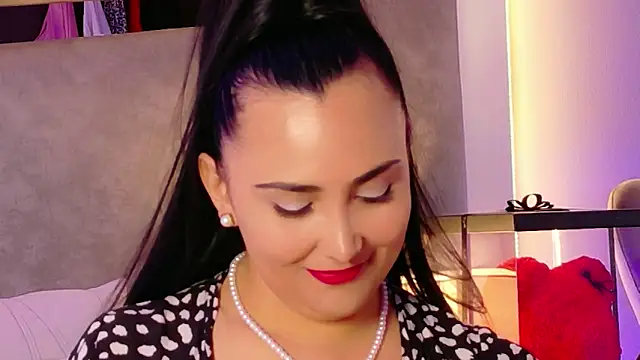 Evangeline Taylorr online show from November 2025 08:24:01 PM