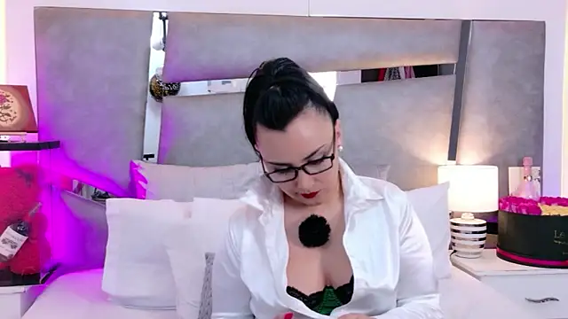 Evangeline Taylorr online show from April 2026 01:50:02 PM