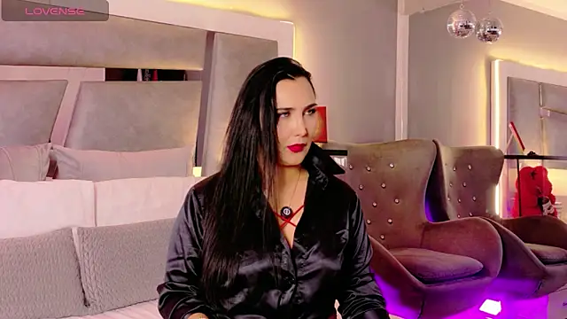 Evangeline Taylorr online show from November 2025 08:42:02 PM