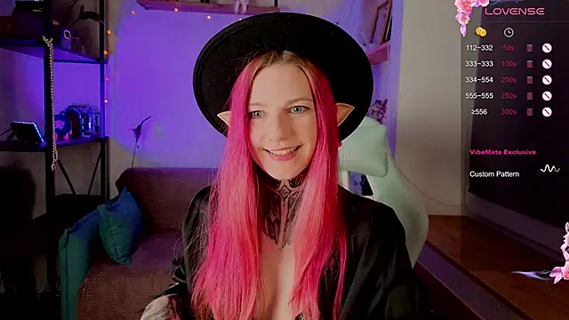 Roxy      online show from November 2025 09:42:02 PM