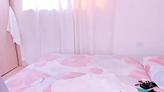 Snapshot of california_0 chatting on February 2025 08:10:01 PM california 0 online show from February 2025 08:10:01 PM