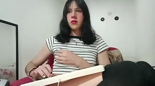 lucydreamm online show from January 2025 01:36:02 AM