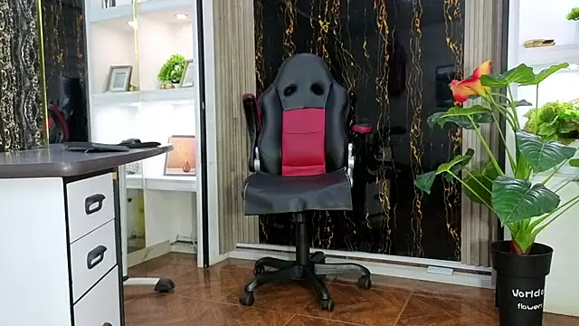 MissEscarleth online show from November 2025 02:34:02 AM