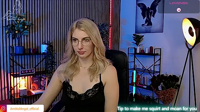 Snapshot of Amitiel_Angel chatting on February 2025 06:34:02 PM Amitiel Angel online show from February 2025 06:34:02 PM