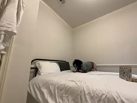 magicalc00ch online show from April 2026 07:37:01 PM