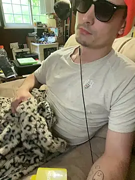 Snapshot of JustTylerr chatting on June 2026 11:49:02 AM JustTylerr online show from June 2026 11:49:02 AM