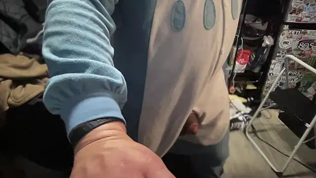 Snapshot of MoreFunSpun chatting on December 2024 11:09:02 AM MoreFunSpun online show from December 2024 11:09:02 AM