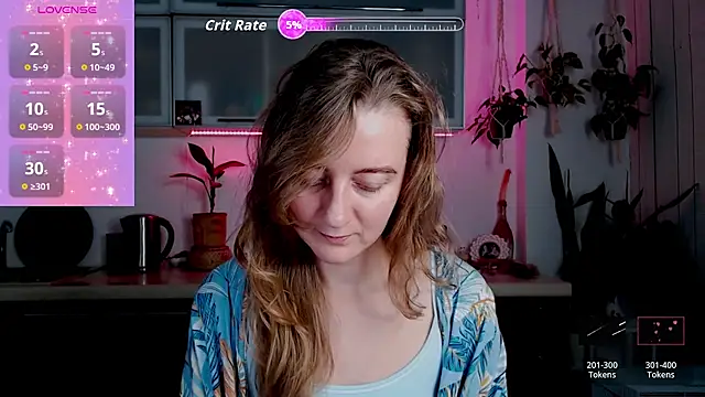 Elly Helly online show from November 2025 08:45:02 PM