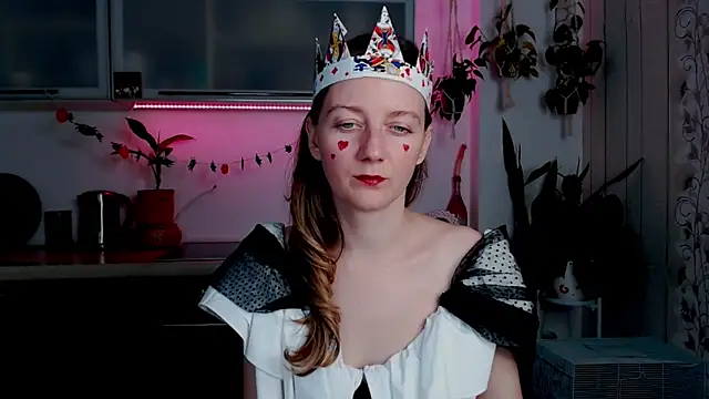 Elly Helly online show from October 2025 08:27:02 PM