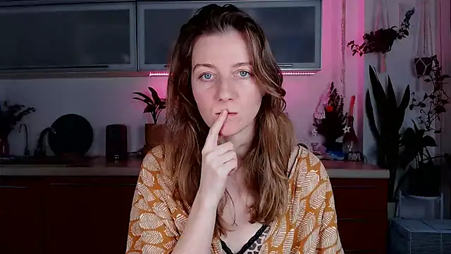 Elly Helly online show from January 2025 08:24:01 PM