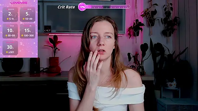 Elly Helly online show from November 2025 09:04:01 PM