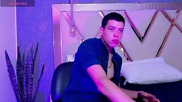 Dominate Alison online show from April 2026 01:07:02 AM