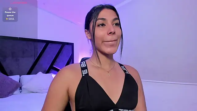 Snapshot of IsabelleFoxx_ chatting on September 2025 10:42:02 PM IsabelleFoxx online show from September 2025 10:42:02 PM