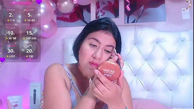 scarlet fostt  online show from March 2025 12:06:02 PM