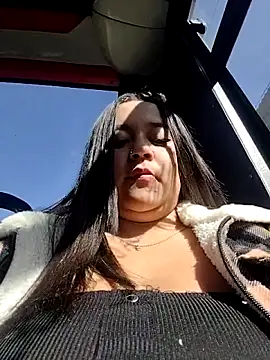 Snapshot of Cristal__04 chatting on May 2026 01:25:02 PM Cristal 04 online show from May 2026 01:25:02 PM