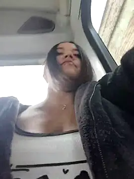 Cristal  04 online show from November 2025 05:35:01 PM