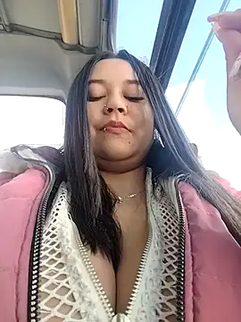 Snapshot of Cristal__04 chatting on April 2026 02:13:01 PM Cristal 04 online show from April 2026 02:13:01 PM