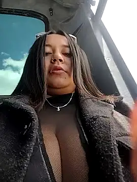 Snapshot of Cristal__04 chatting on May 2026 06:00:02 PM Cristal 04 online show from May 2026 06:00:02 PM