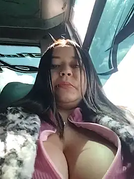Snapshot of Cristal__04 chatting on May 2026 03:33:01 PM Cristal 04 online show from May 2026 03:33:01 PM