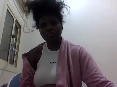 Snapshot of queenzuena chatting on May 2026 09:07:01 PM queenzuena online show from May 2026 09:07:01 PM