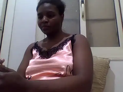 Snapshot of queenzuena chatting on May 2026 09:51:02 PM queenzuena online show from May 2026 09:51:02 PM
