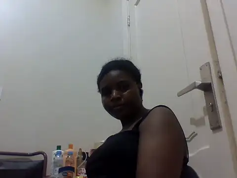 Snapshot of queenzuena chatting on May 2026 08:53:02 PM queenzuena online show from May 2026 08:53:02 PM