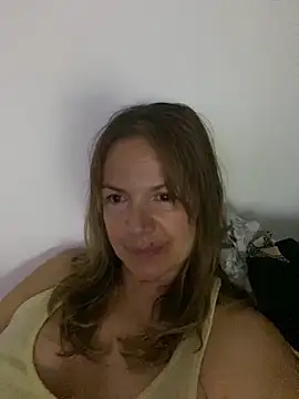 Snapshot of Leyna_liu chatting on September 2025 02:40:02 AM Leyna liu online show from September 2025 02:40:02 AM