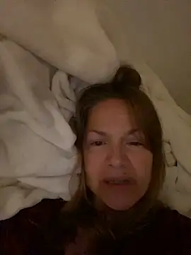 Snapshot of Leyna_liu chatting on October 2025 07:18:02 AM Leyna liu online show from October 2025 07:18:02 AM