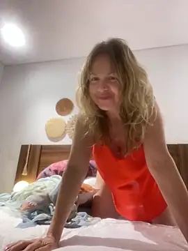 Snapshot of Leyna_liu chatting on February 2025 03:31:02 AM Leyna liu online show from February 2025 03:31:02 AM