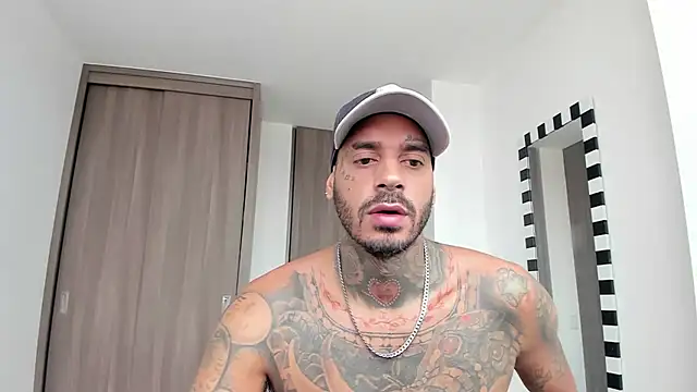 mulatos16 online show from October 2025 07:33:01 PM