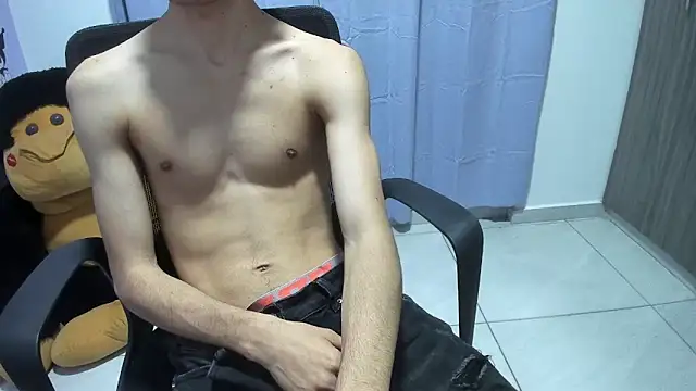 isaaclatino online show from October 2025 06:03:02 AM