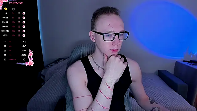 Snapshot of Alex_silents chatting on November 2025 04:24:02 AM Alex silents online show from November 2025 04:24:02 AM