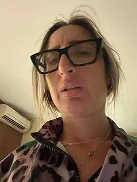 Snapshot of casalinga88 chatting on July 2026 01:22:01 PM casalinga88 online show from July 2026 01:22:01 PM
