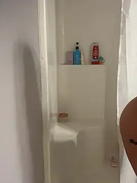 Snapshot of SashaBaby69 chatting on January 2025 10:18:01 PM SashaBaby69 online show from January 2025 10:18:01 PM