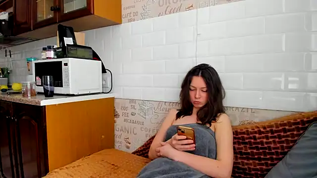 Adela Vetta online show from March 2025 11:41:01 AM