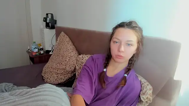 Adela Vetta online show from September 2025 12:11:01 PM