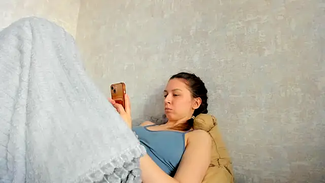 Adela Vetta online show from March 2025 02:39:02 PM
