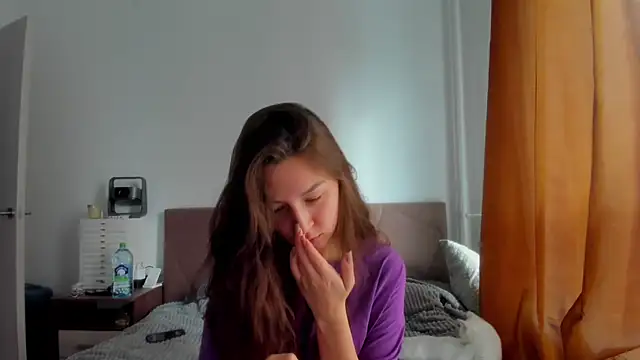 Adela Vetta online show from October 2025 11:07:01 AM