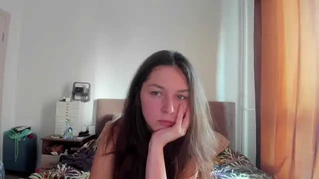 Adela Vetta online show from November 2025 10:20:02 AM