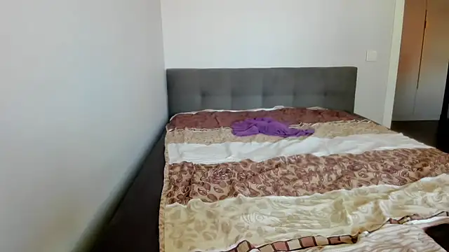 Adela Vetta online show from March 2026 10:50:01 AM